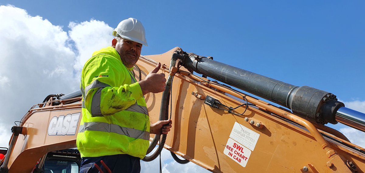 hitechniques's tweet image. First Unicontrol 3D machine control system installed yesterday in County Cork 😀 🎉

#Unicontrol #unicontrol3d #machinecontrol