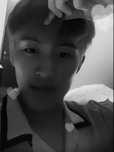 Ieemarkees's tweet photo. mark lee...... https://t.co/T6QhzTpMby