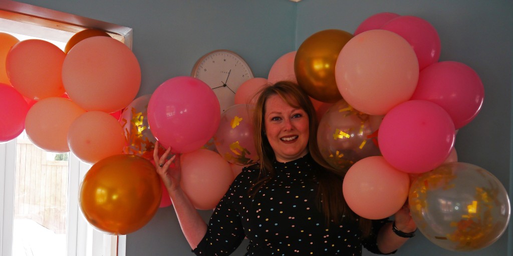 RealGirlsWobble's tweet photo. It's my birthday!
Here's how I celebrated 2 years ago in lockdown. Remember that?! https://t.co/1nf3kTltlD
#HappyBirthday #HappyBirthdayToMe #ItsMyBirthday #17thMay #17May #PemblyddHapus #BirthdayInLockdown https://t.co/10C2areHOw