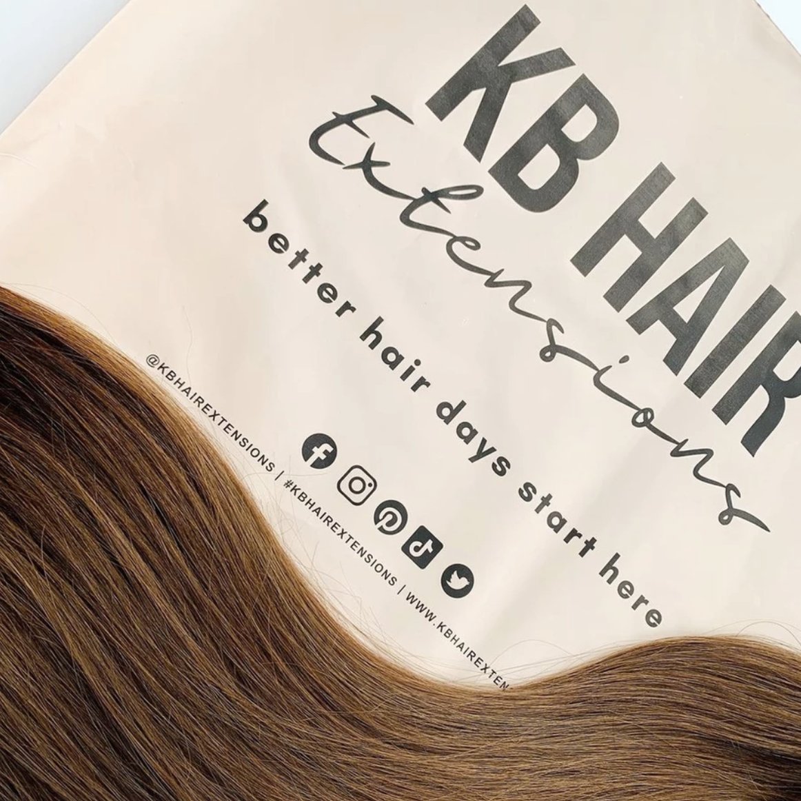 XTerrace's tweet photo. We’re excited to announce 📢 KB Hair Extensions @kbhairextension 🇬🇧 💐 will be selling her beautiful product at our London Accessory Week 2022 @accessory_week this summer 🥳

✨https://t.co/2ttIIShshk ✨ 16-17 July 2022 🧡

#londonevents #hair #hairextension #celebrityloved https://t.co/okodJOXeEJ