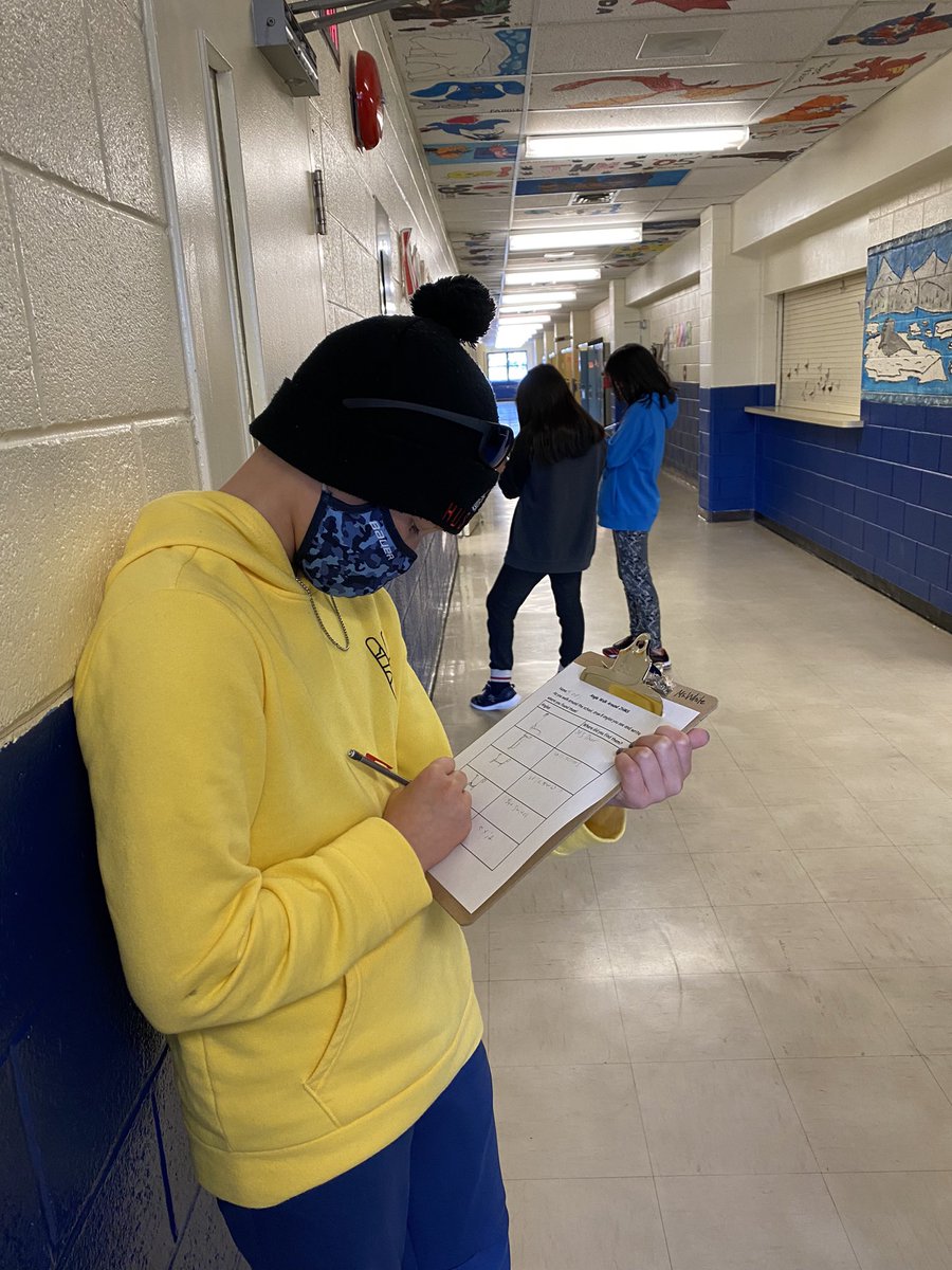 TerriWhiteGr6's tweet image. Angle walk through the school! #identifyingangles #drawingangles @jens_haven