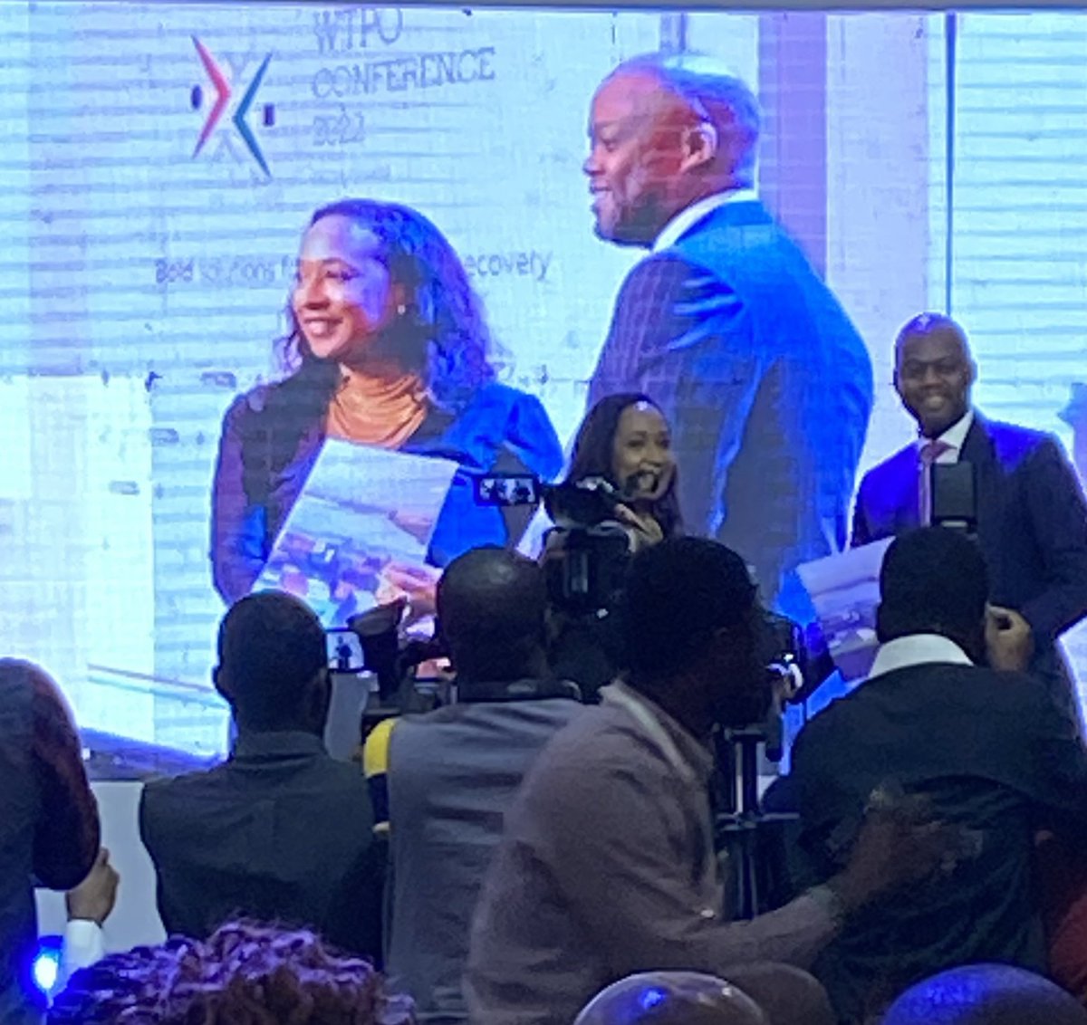 amaofei's tweet photo. @AfCFTA and @ITCnews just signed a MoU at the ongoing @WTPOconference2022 hosted by Ghana. The MoU will position Ghana and African SME'S to benefit from the AfCFTA and open up other global opportunities to them. @GEPAGhana 
#boldsolutionsforresilienceandrecovery #itsabouttime https://t.co/AFXHL45YOa