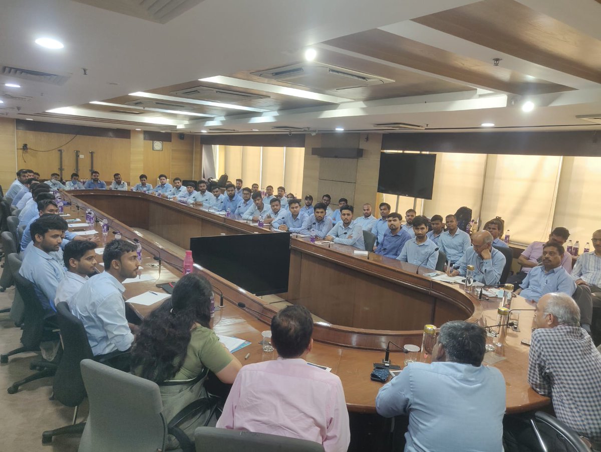 dfccil_india's tweet photo. Sh N Srinivas @diropbd_dfccil addressed the newly joined batch of 52 Jr. Executives OP&amp;BD DFCCIL at Corporate Office today. He said that they are the foundation of the organisation &amp; asked them to leverage #technology like #DFIS for real-time train #operation &amp; monitoring. https://t.co/PDhsr0d42n