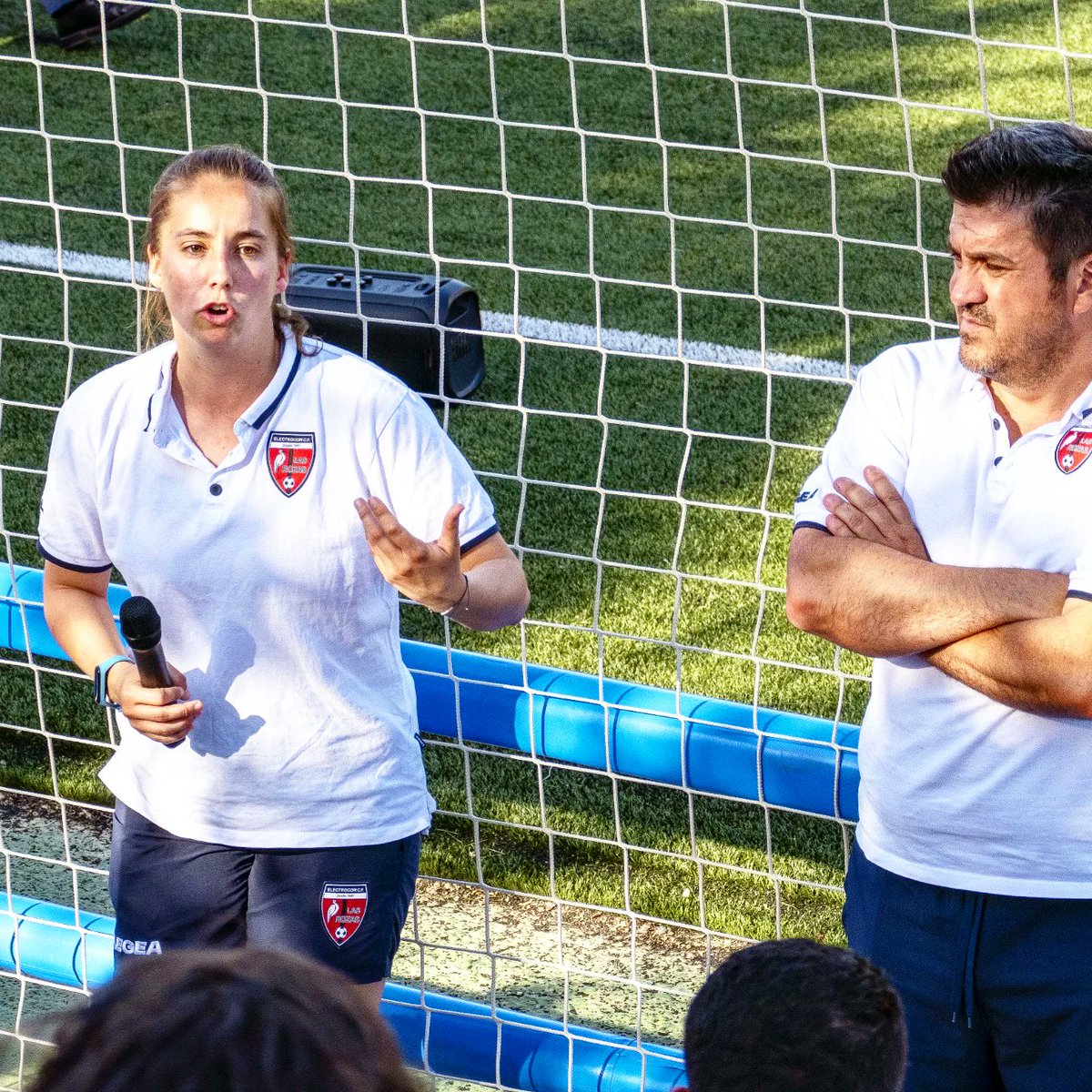 ELC_Las_Rozas's tweet photo. 𝗨𝗻 𝗽𝗹𝗮𝗰𝗲𝗿 recibiros 😍

🏛 Estáis en vuestra casa ❤🤍

#FutFem https://t.co/pZT7senbYP