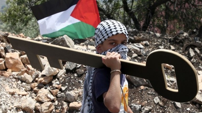 pppsb_official's tweet photo. We will not forget the keys to our homes, nor the road lamps were lit by our blood.
Mahmoud Darwish
#pppsb #PALESTINE https://t.co/jDf89tjLNF