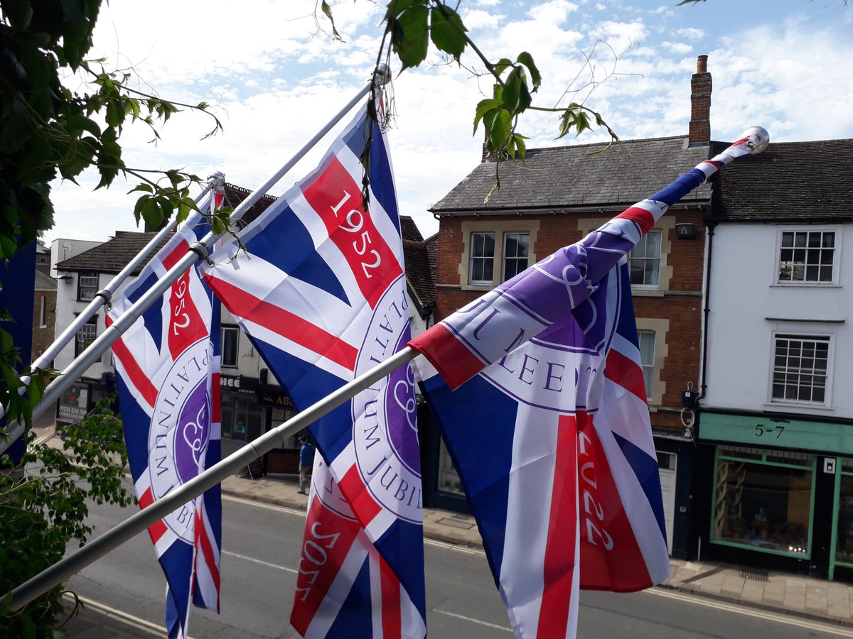 Who's excited for the long weekend in June? Come and join us by the Thames in #Abingdon. #PlatinumJubilee abingdon.gov.uk/platinum-jubil…