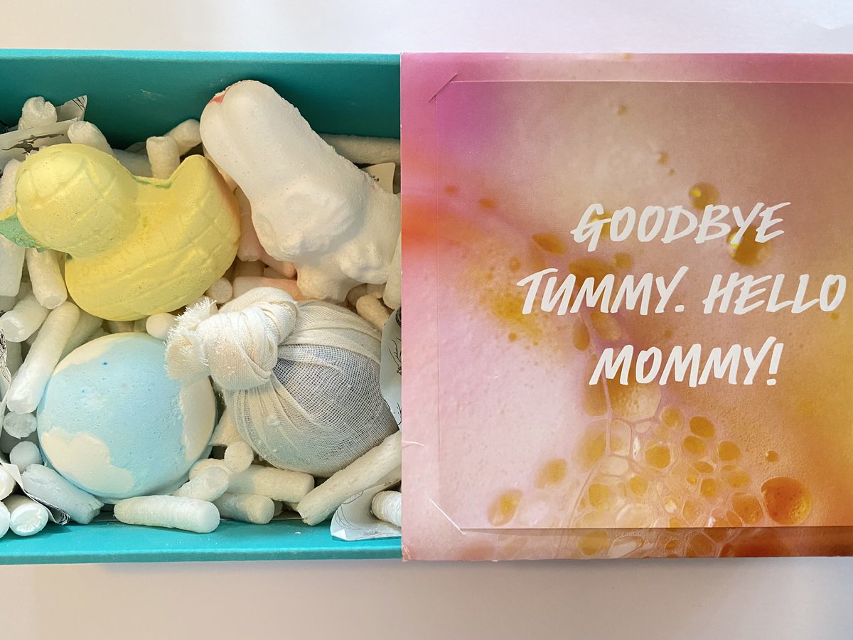 LUSH_LIFE__'s tweet photo. つわりであらゆる香りが苦手になったのでLUSHの使用を控えていたけど、ようやく産後落ち着いたので再びLUSHを愛用しています♪

オリジナルメッセージとても嬉しいです🤗ありがとうございます💓

#GoodbyeTummy
#HelloMommy

#LUSH
#ラッシュ
#lushjapan https://t.co/TLwQ4CFbaa