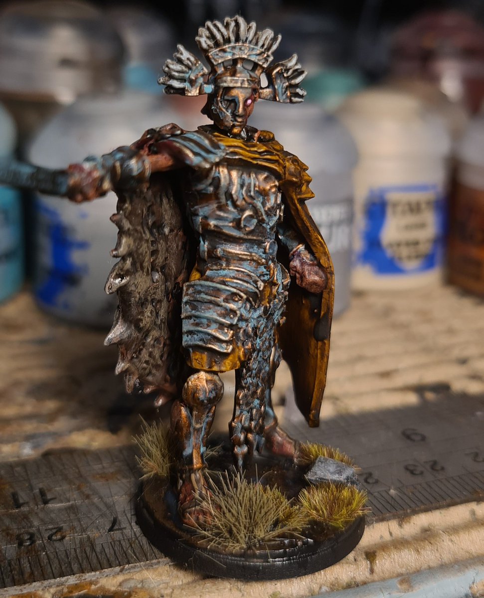 Thade_Aus's tweet photo. My Xhiliarch, recently finished, even named him. 
 Vibius Ulpius, Checkmaster of Hazlia. 

...yes his name is one big "Vibe Check" joke, high cleave will do that. 

#conquest #parabellumwargames
#olddominion #thelastargumentofkings 
#coloursofconquest https://t.co/iW4L44EJur