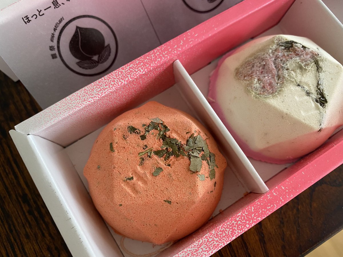 LUSH_LIFE__'s tweet photo. 大好きな一服シリーズ💓

サイズ感がちょうど良い🛀

どれも1つずつ本家的なアロマの香りで癒される〜

深呼吸したくなる香り達☺️

#春の一服
#LUSH
#ラッシュ
#lushjapan https://t.co/vKiVRAQn8q