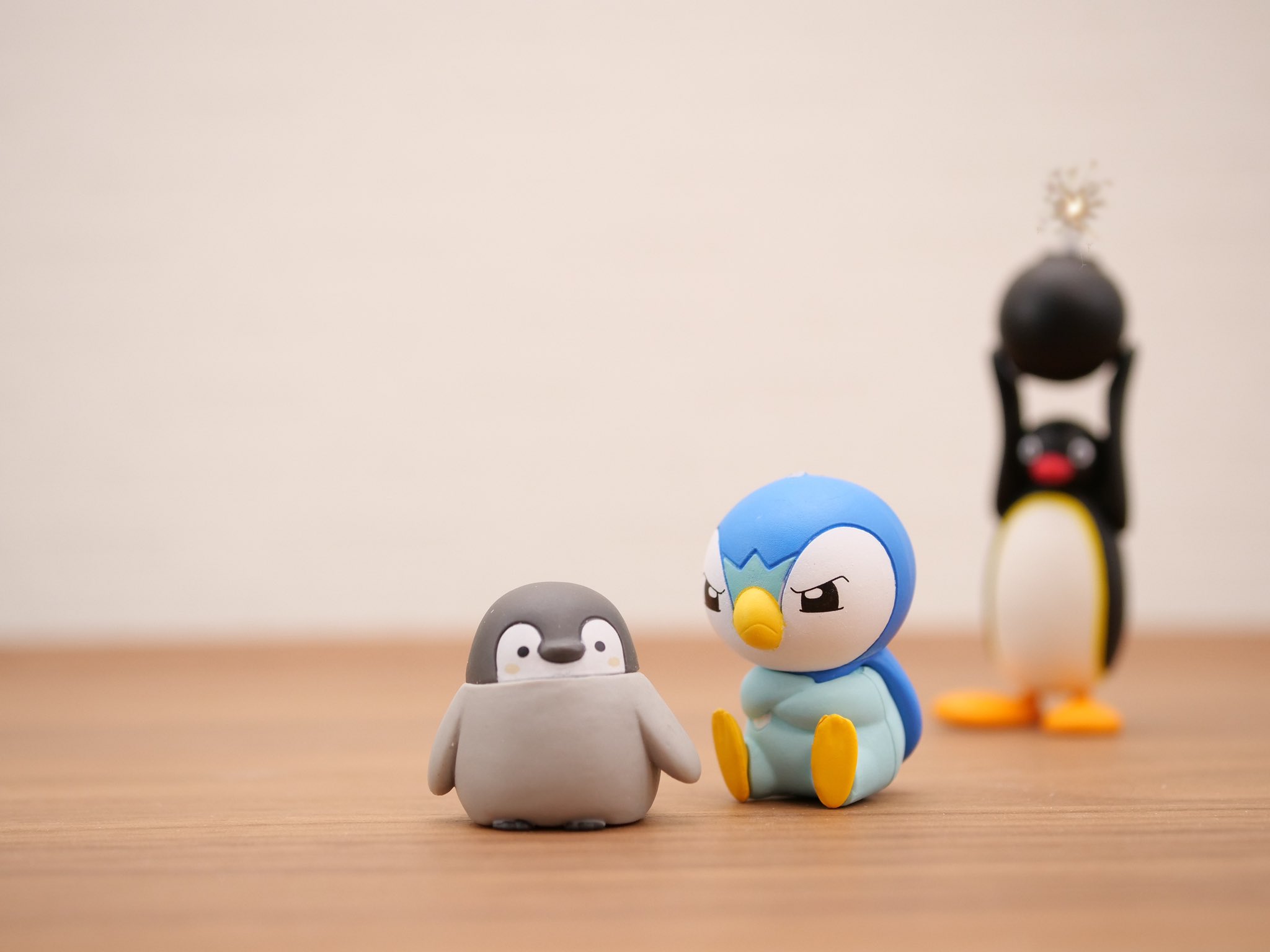 えだま 自分より人気がありそうなペンギンキャラが気に入らないポッチャマと T Co Xyv4zh300h Twitter