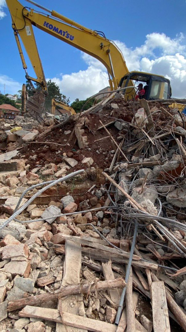 kaigu55's tweet photo. Preliminary investigations frm a building that collapsed last wk in #Ndejje #MakindyeSsabagabo Municipality indicates that the #architectural drawings were done by #Prosona Construction Ltd a company that has no known registered #architect 1/2 @ARBUganda @NBRBug @UgArchSociety https://t.co/ZowKVKcsnU