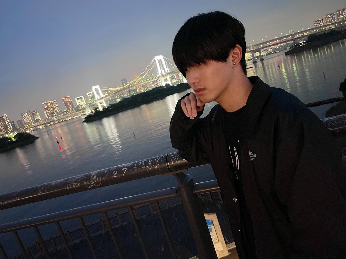 laters_dekatin's tweet photo. 23歳になりました！
年々歳とるのが早く感じるw
友達や皆んなにお祝いしてもらえて
幸せ！皆んなありがとう！
今年も気を引き締めて本気で
自分の人生を生きようと思うので、
皆んなを楽しませれる
エンターテイメントを届けれるよう
日々努力を怠らず頑張りますので、
応援よろしくね！TikTok見てね😊 https://t.co/m1UrC4Q2W5