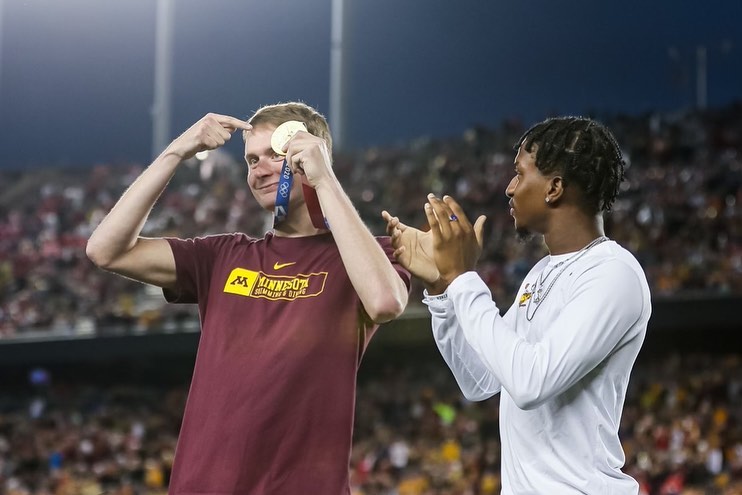 bowe_becker's tweet photo. So cool to have the opportunity to get honored last night during the #gopherfootball game. So much support from my fellow gophers! Forever a GOLDEN Gopher🥇〽️〽️〽️ https://t.co/cD3XoquAZ1