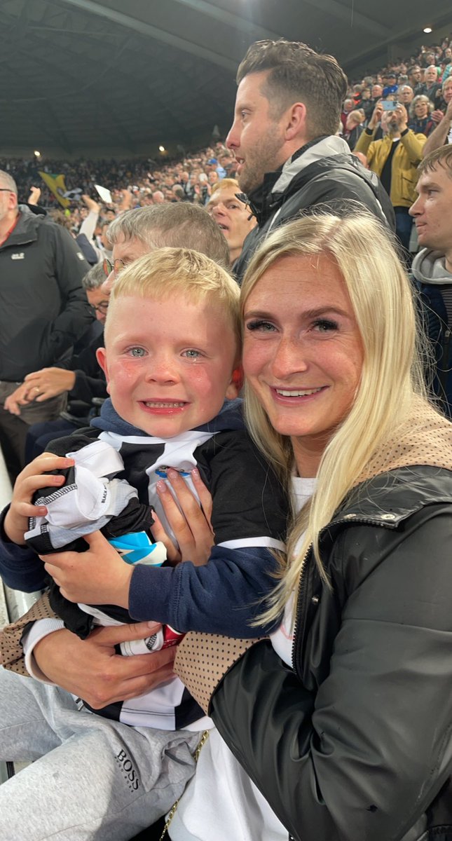 Laurenxreynolds's tweet photo. Wow😍 memories to last a lifetime! Thank you Bruno for making my little boys dream come true last night 👕🤍🖤

BRUNO’S FUCKING MAGIC🪄 @brunoog97 @NUFC https://t.co/9JmiQXyKRh