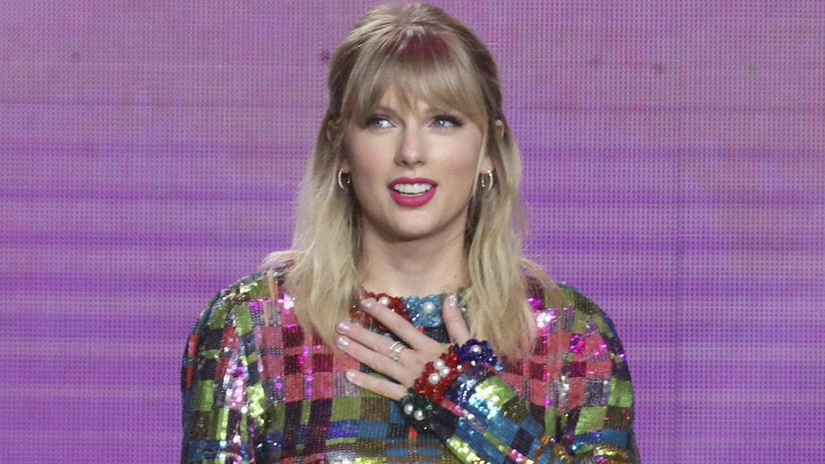 NeilChenNan's tweet photo. Why Chinese Swifties are called the backbone of our fandom?

A necessary updated thread: https://t.co/iVZzNUaIUV