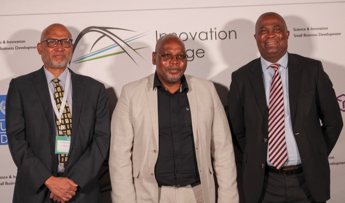 bridge_portal's tweet photo. Ganesh Rasagam (@Worldbank), Sidumo  Deputy Minister Dlamini (@dsbd_sa) and @dsigovza DG Phil Mjwara.

#InnovationBridgeCommunity
#InnovationBridgePortal https://t.co/jQ7jrWFrQw