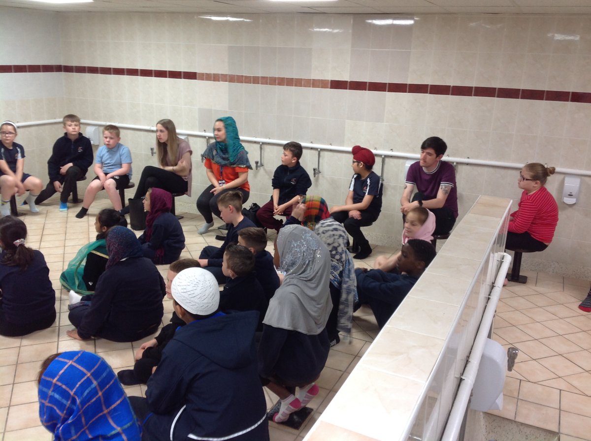 InglehurstJun's tweet photo. Y4 really enjoyed their visit to the Leicester Central Mosque this morning as part of their RE learning. They asked some brilliant questions and showed excellent listening! Well done! #IJSYear4 https://t.co/iHY29Ju5Jn