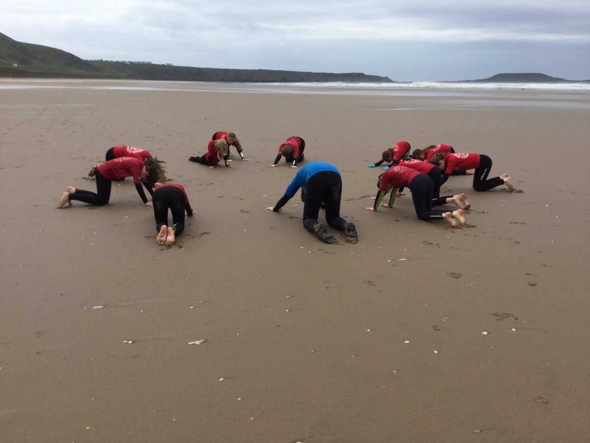 llanrhidianp's tweet photo. The sun is shining ☀️ 2nd group are ready and practising 🏄‍♀️ Very proud of our ambitious pupils ☀️ not just developing their surf skills but developing their confidence and resilience 🏄‍♂️ @surfschoolwsf #LlanHealth #LlanCom #LlanFun #LlanPryCop https://t.co/klTtEUHNs8