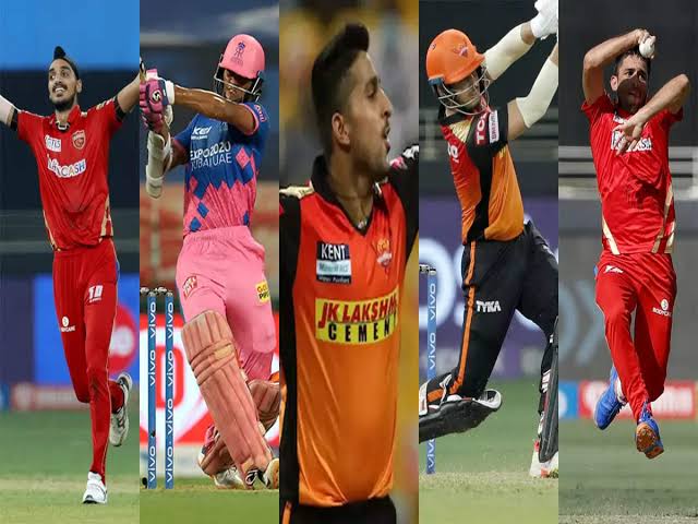 BhaskarDHFM4's tweet photo. Guess!!! some debutant players... 
#INDvSA https://t.co/QgIfWCPD5c