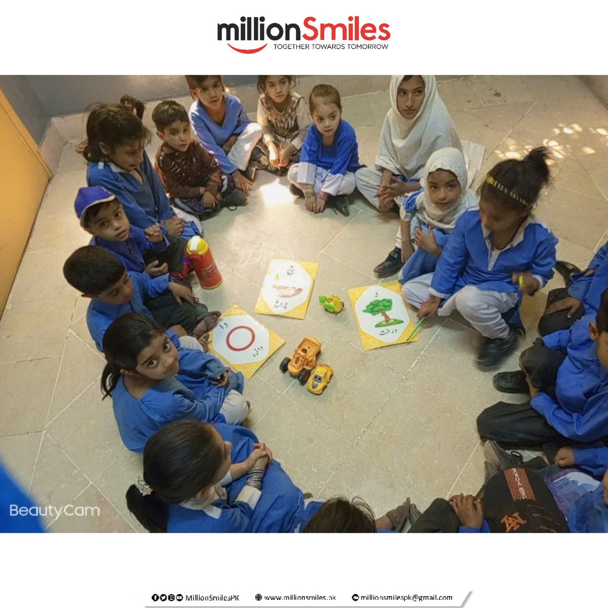 MillionSmilesPK's tweet photo. Our Member, Roma Arshad from Team #Chinari arranged an activity regarding Sports in Govt Girls high School,Chinari.

Team also briefed students about vision and mission of #MillionSmiles.

Become the part of our journey of spreading milllion more smiles for youth of Pakistan..! https://t.co/A0t9rxNrYG