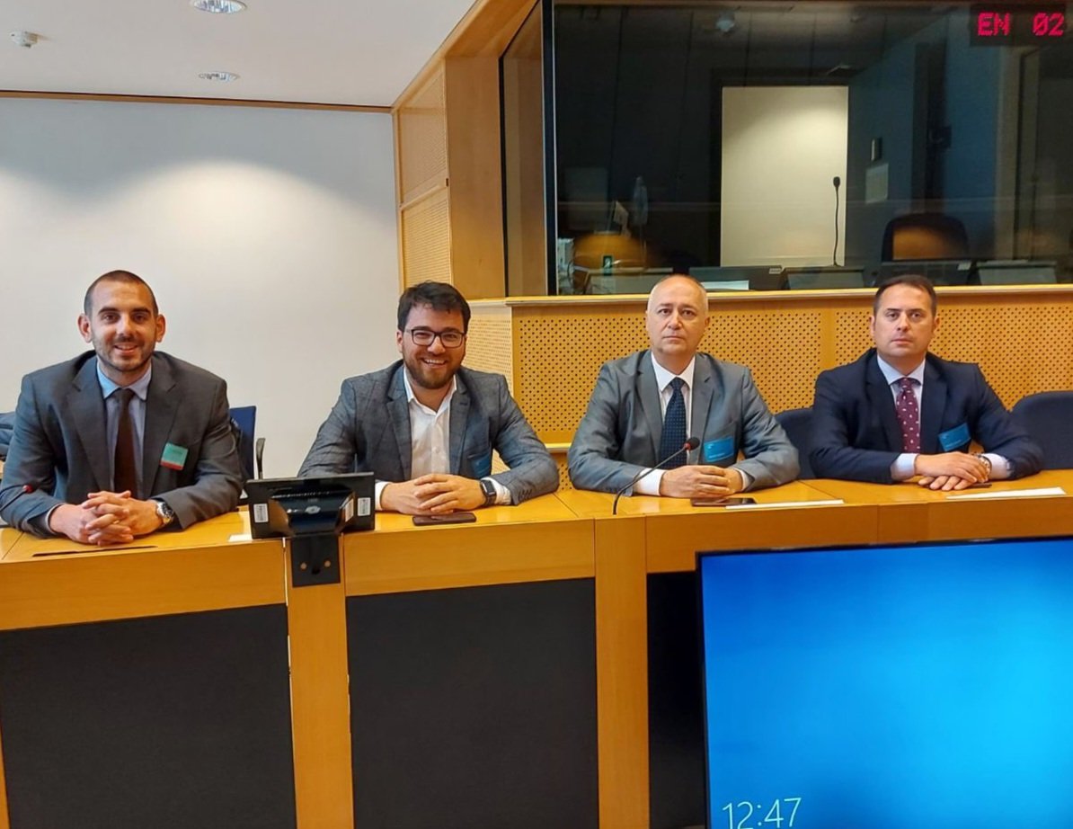 ivan_jovetic's tweet photo. @Marko_Nisavic @UDG_Montenegro @JA_Europe @sbcudg And now deal sealed 😉👍
@UDG_Montenegro @sbcudg https://t.co/pS8tbTSHLo