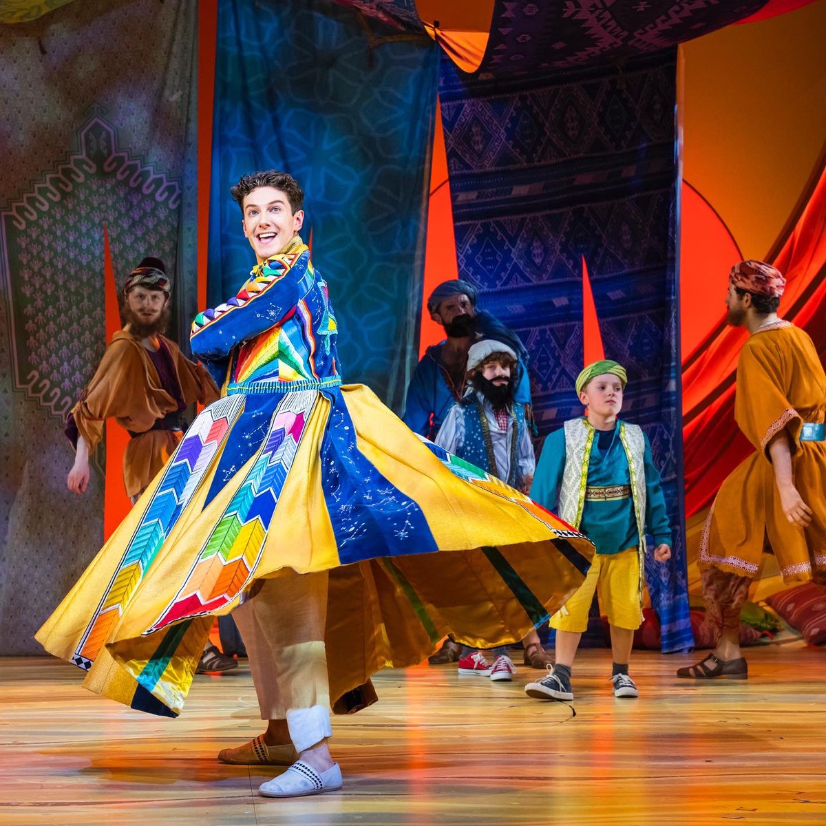 JosephMusical's tweet photo. One week till we open @TheatreRoyalNew! 🌈 🐫 Who is joining us for a 'technicolor delight' starring @LinziHateley as The Narrator, @JDonOfficial as Pharaoh and @jacyarrow as Joseph? 🤩

24 MAY - 4 JUN - best availability in the second week. See you there, dreamers! 👀 https://t.co/smHr5XTd9X