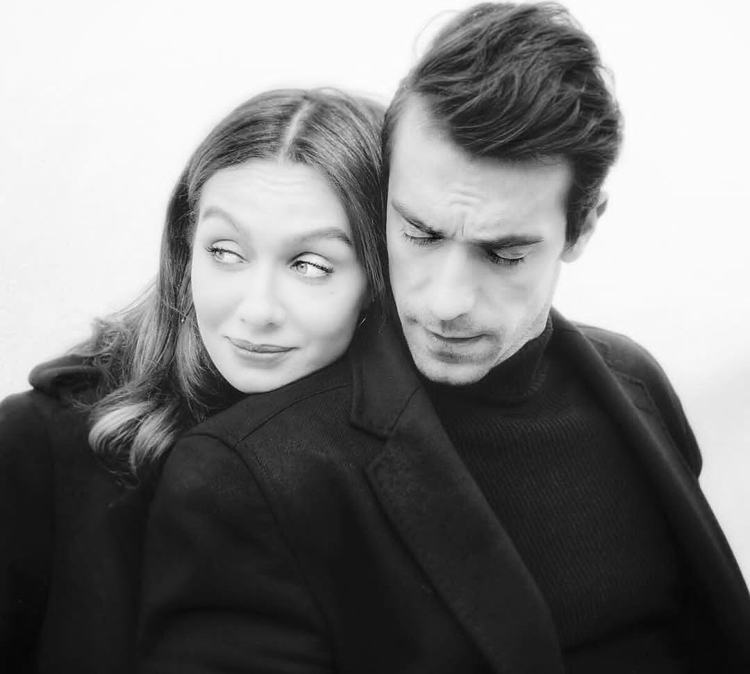 sesveofkee's tweet photo. Çok asil bir çift 🤤

Hiçbir şey değişmemiş oysa ki 🖤
#AsFer #KusUcusu https://t.co/cgGj6TyVv3