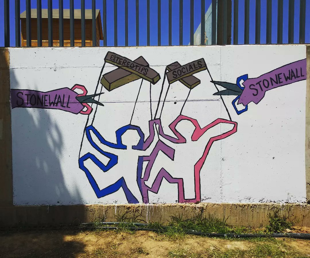 iesbovalar's tweet photo. Contra els estereotips i la LGTBIfòbia en el dia de la diversitat sexual, de gènere i familiar. Comissió Stonewall @iesbovalar https://t.co/rFKJOOoVJW