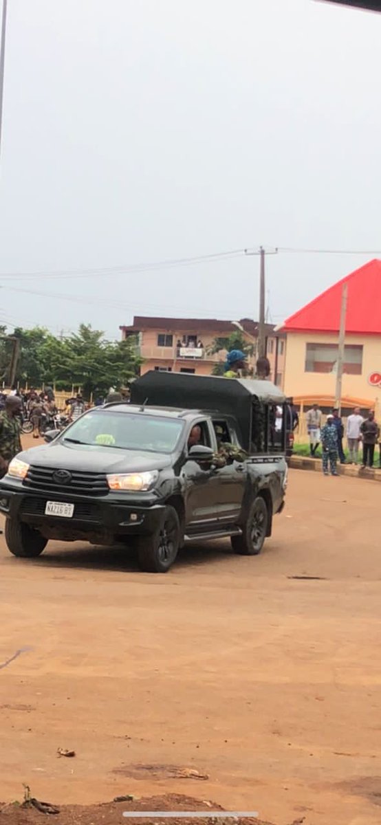 SaharaReporters's tweet photo. BREAKING: Nigerian Soldiers Open Fire On Students Peacefully Protesting Prolonged Lecturers, ASUU’s Strike In Ondo | Sahara Reporters https://t.co/DD1qpkeMJP https://t.co/K3SJ4MX9Zb