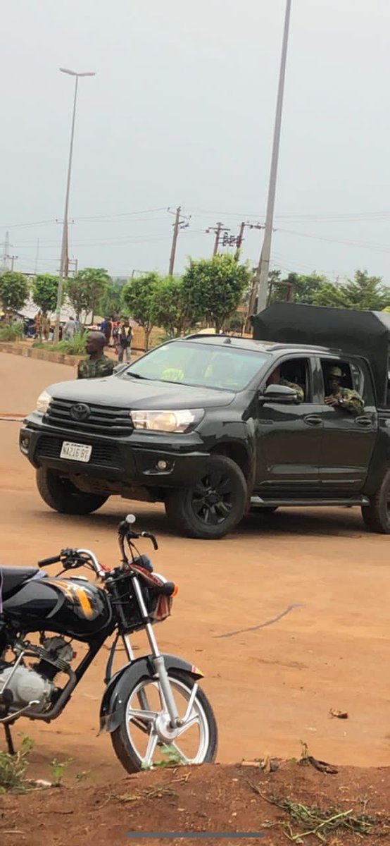 SaharaReporters's tweet photo. BREAKING: Nigerian Soldiers Open Fire On Students Peacefully Protesting Prolonged Lecturers, ASUU’s Strike In Ondo | Sahara Reporters https://t.co/DD1qpkeMJP https://t.co/K3SJ4MX9Zb