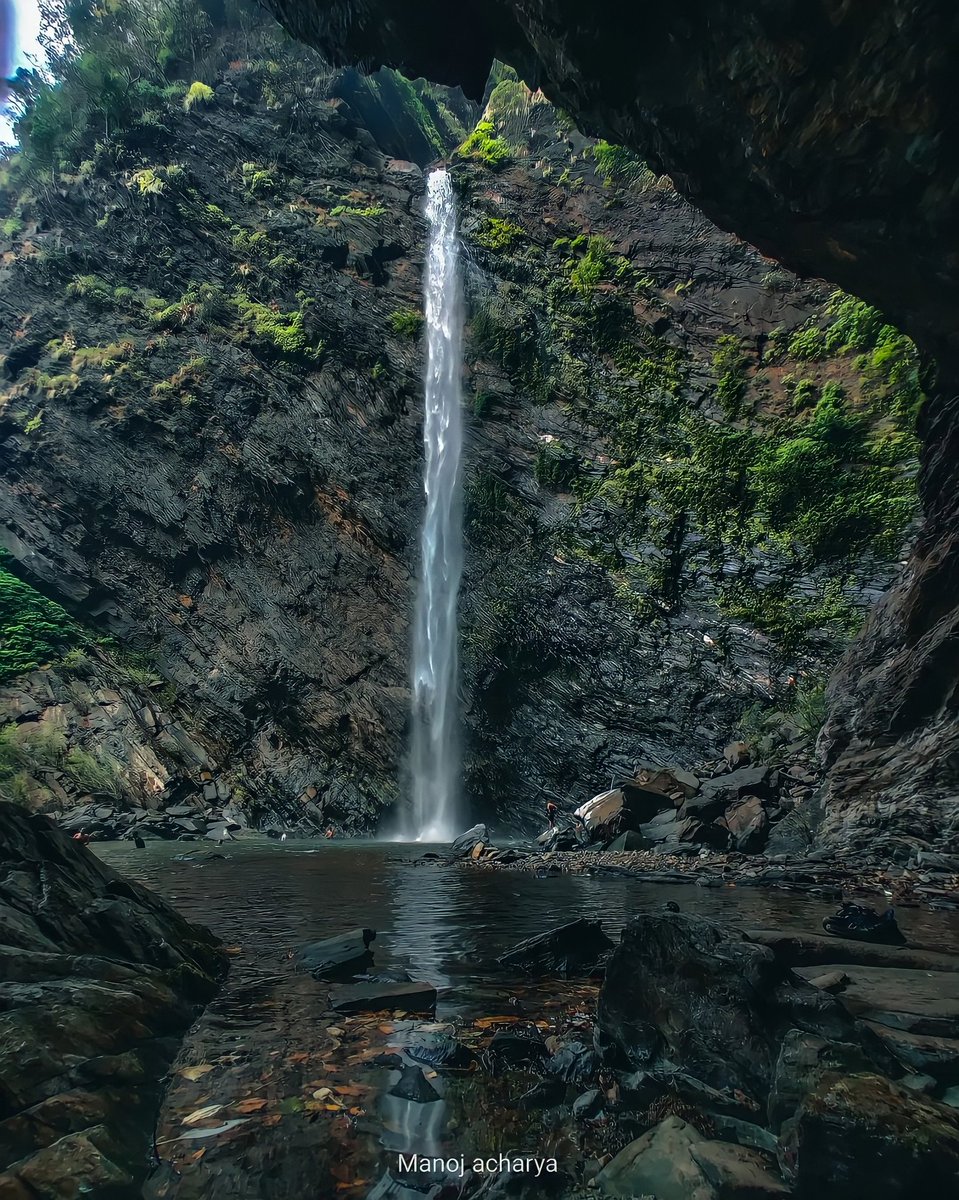 Kudlu Theertha Falls, is a spectacular waterfalls that plunges from a height of 300 ft into a pond, nestled deep in the jungles of Western Ghats near Hebri #Udupi. 📸 Credit: Insta: i_am_mnj (Manoj Acharya) #VisitUdupi
