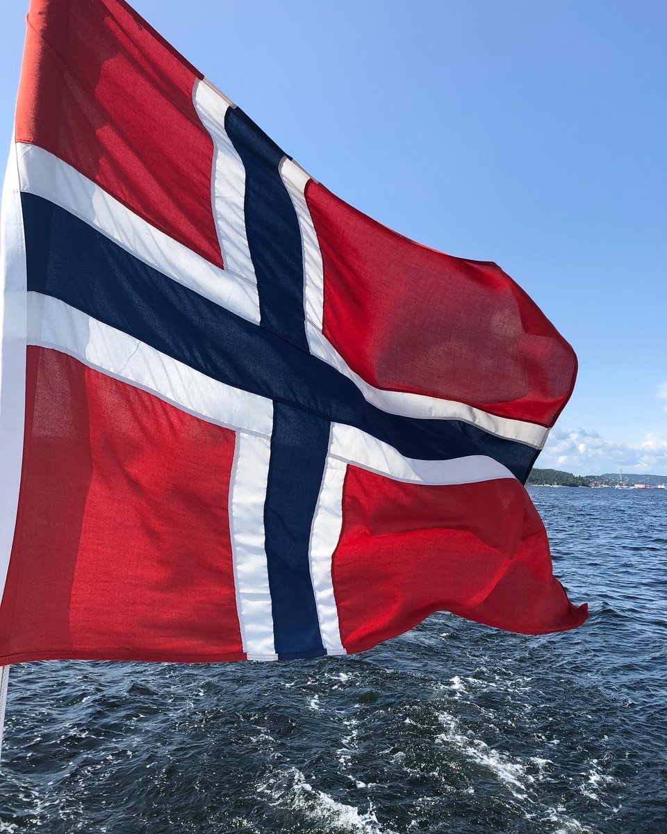 edel_iversen's tweet photo. Happy birthday Norway on our national day May17th🇳🇴☘️🎂🎈😃 https://t.co/4yoixyT69Q