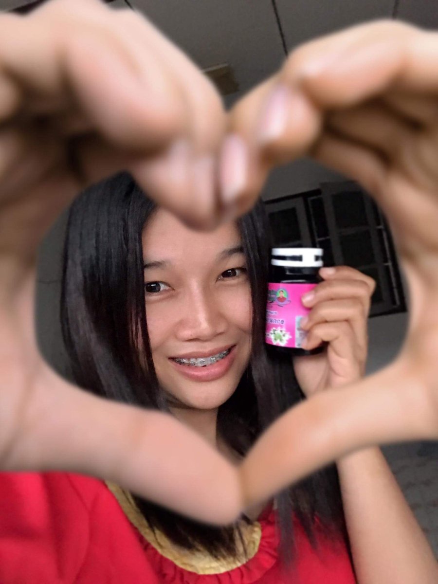 ChayaAmmy's tweet photo. สมุนไพรคุณสัมฤทธิ์ รากสามสิบ
...พิชิตใจผู้หญิงไทยทุกคน
🌱🌿
ใครทานบอกเลยว่าเห็นผล ...
สวยภายในสู่ภายนอก บอกเลยทานแล้วปังมาก🎉🎉🎊🎊

#รีวิวคุณสัมฤทธิ์ลุ้นแสน #เบลล่าใช้รากสามสิบ https://t.co/UXbhVUapBE