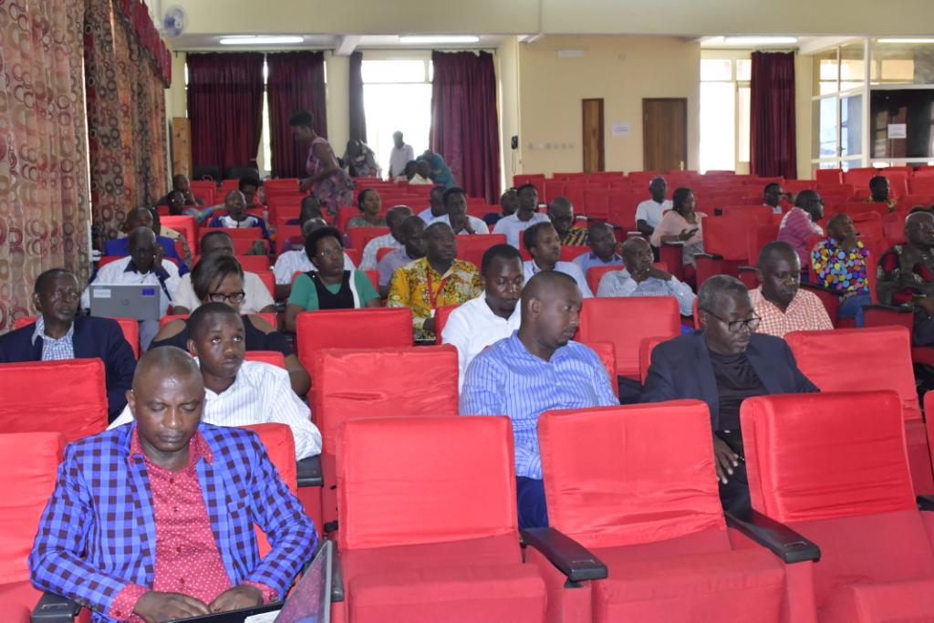 msp_burundi's tweet photo. Selon le SP le @mspls_bdi à travers la Direction du Système Nationale d'information Sanitaire #DSNIS produit chaque année un annuaire des statistiques sanitaires, un document qui présente la situation sanitaire de référence à l'échelle nationale voire internationale.
@WhoBurundi https://t.co/E3stLOoKXs