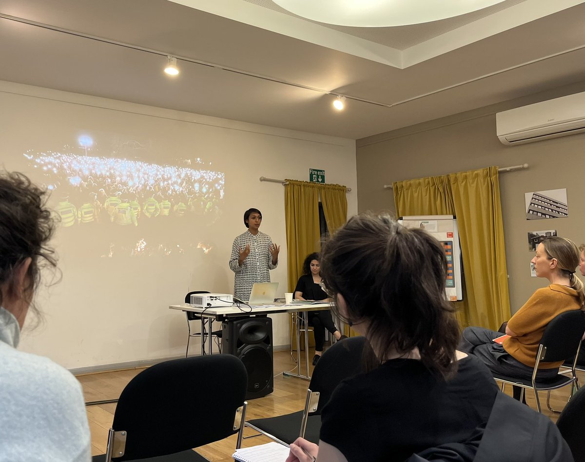 dash_sh_sh's tweet photo. So great to meet new amazing people that work on this important topic! International and interdisciplinary course on #urban #inclusion, with @Research_LMArts and @ASF_UK 💭#desinc https://t.co/Ovo3IqtkZS