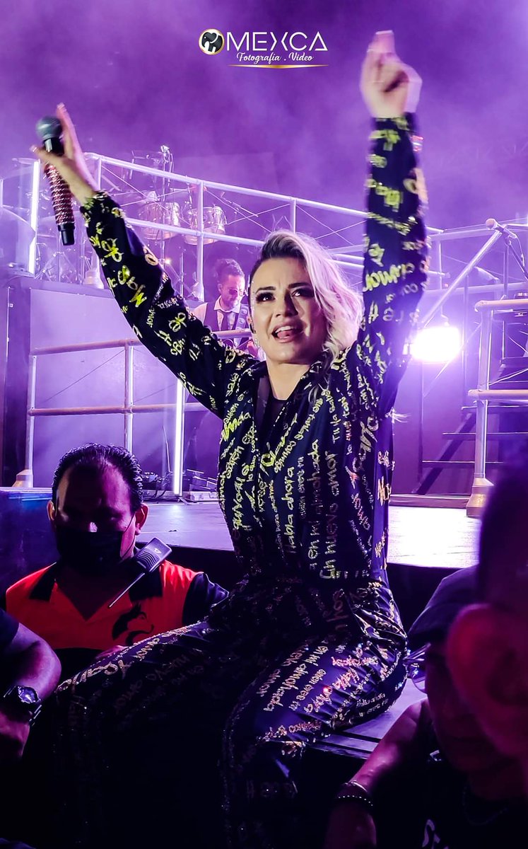 cabrerajor's tweet photo. Así vivió Mérida el concierto de @lajosa, una gran noche. Fotos by #Mexca Fotografía y video. #FamiliaJosa  #ForoGNP https://t.co/PSmbDxeXZw