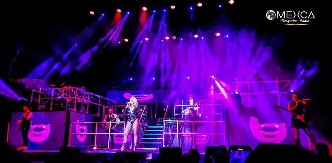 cabrerajor's tweet photo. Así vivió Mérida el concierto de @lajosa, una gran noche. Fotos by #Mexca Fotografía y video. #FamiliaJosa  #ForoGNP https://t.co/PSmbDxeXZw
