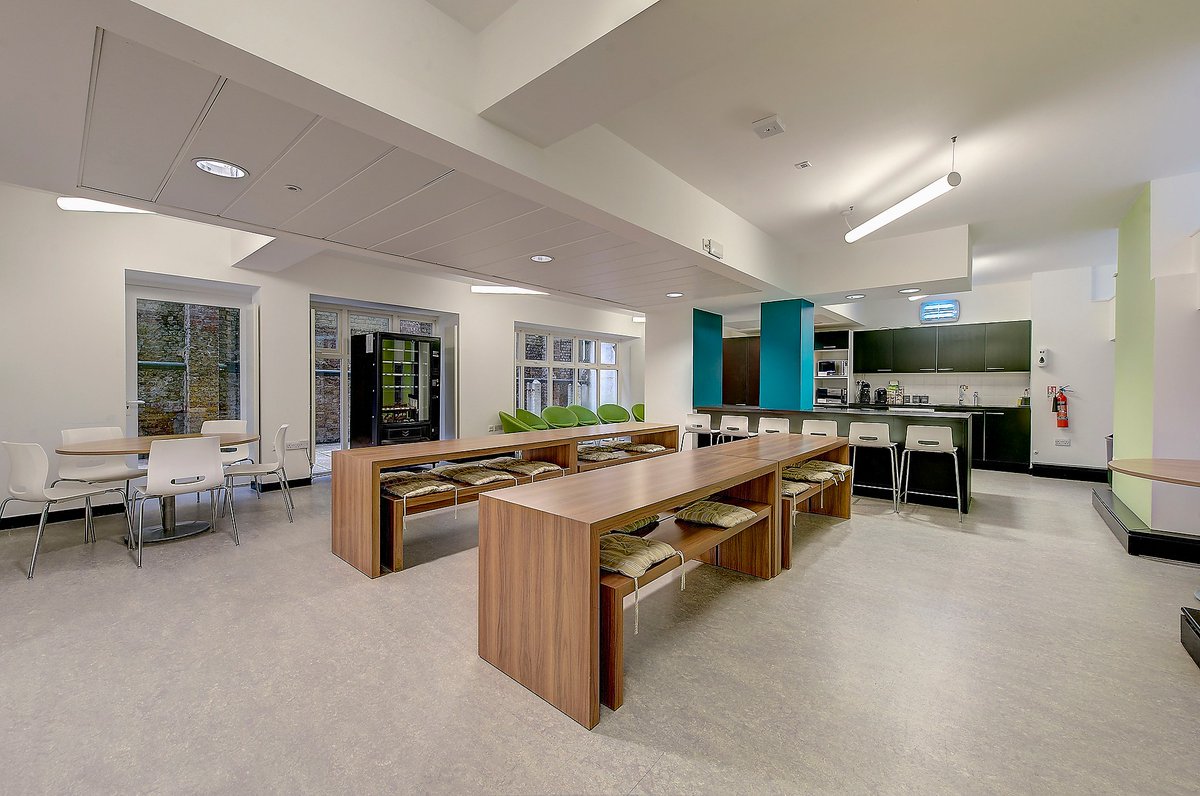TuckermanSW1's tweet photo. New availability at 8 Storey’s Gate, SW1 comprising fitted offices of 1,611 – 5,333 sq ft. Rent of £65 psf. For further information or to arrange an inspection, please contact our team. 
#offices #officestolet #londonoffices #sw1offices #sw1 #commercialproperty #lettings https://t.co/hzMBfMGTAn