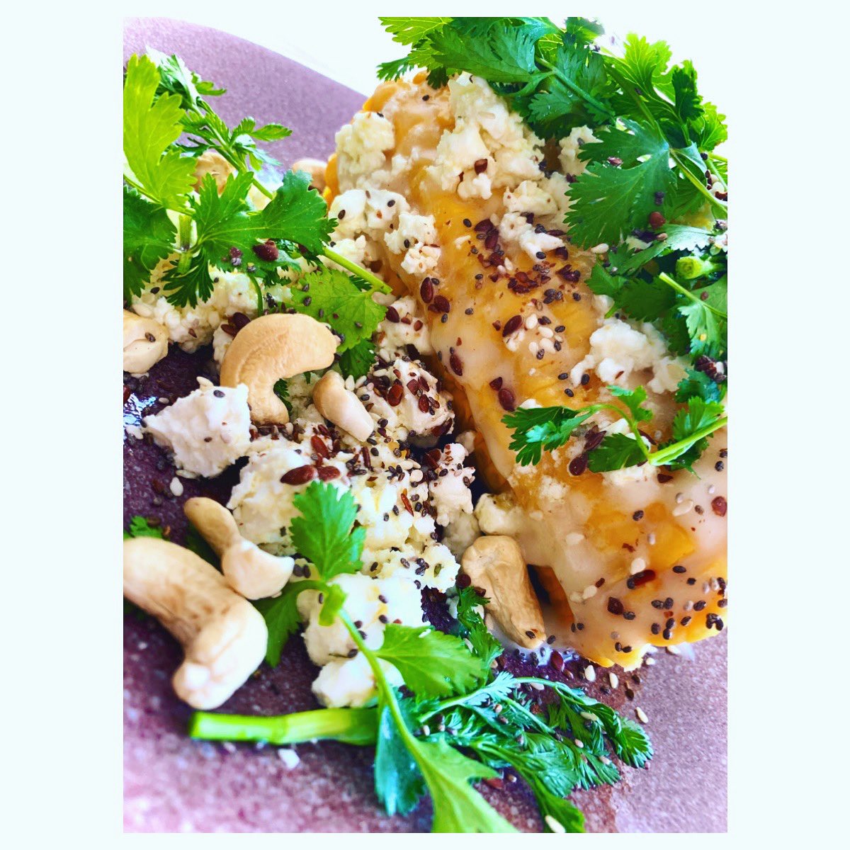 🙌🏽 Rooooh… Trooop bon !🤩🌽🧂Vous mangez quoi, vous ? 

#lunch #corn #feta #coriander #yummy #happytummy #happyme #meal #enjoy