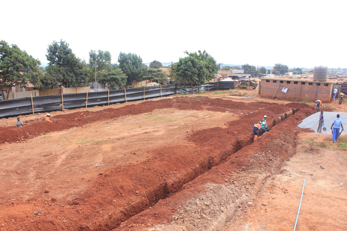 helplinezim's tweet photo. Construction in progress, borehole Drilling a success at the construction site of #Hatcliffe #safemarket. Installation of tank, solar panel and tap complete today. #RecoverBetterTogether #LNOB @unwomenzw @UNDPZimbabwe @MPTFOffice @nssazw @iloharare @cohsunshinecity https://t.co/N0w7ZXsffo