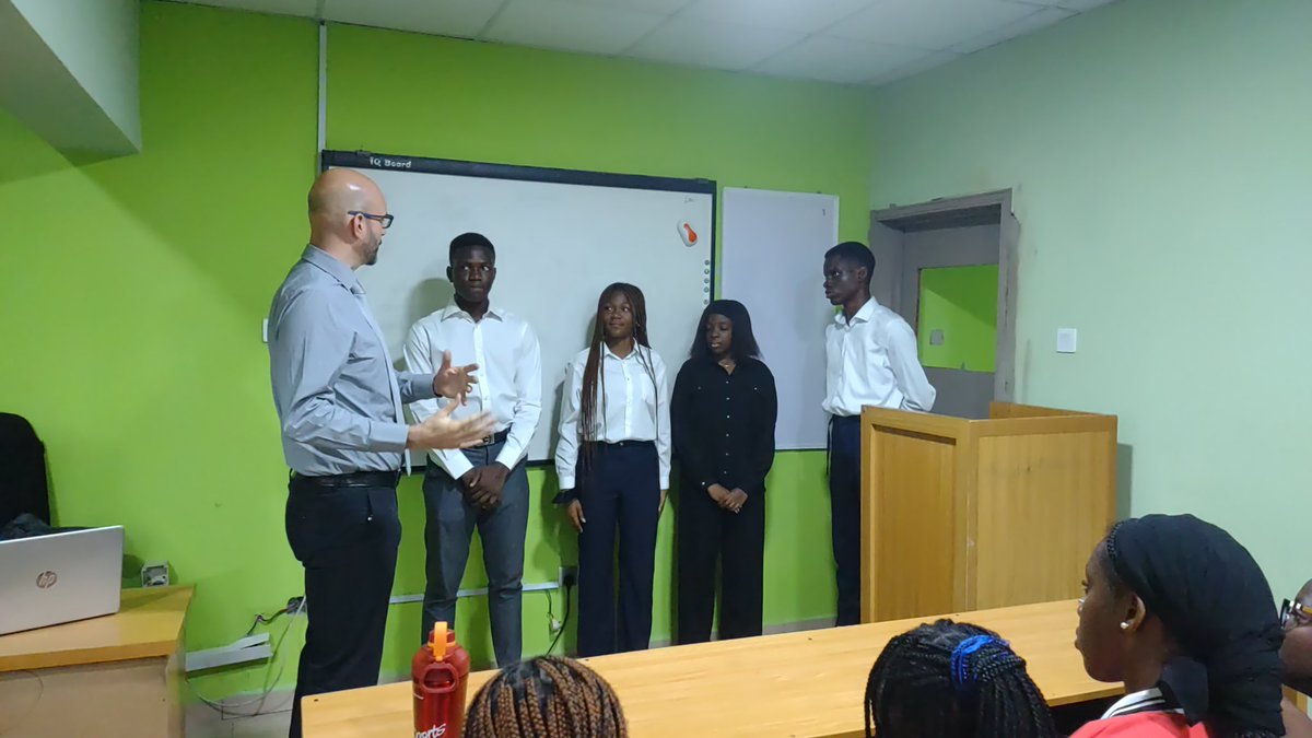 WFCollege's tweet photo. We were happy to host representatives of @dundeeuni today at the college 💃🏻. @ProfPeterDundee took us into the world of Mooting in law.
Some of our students were also awarded certificate of completion for the the Moot Court Competition.
#WesterfieldCollege #dundeeuni https://t.co/GXMm1AObK8