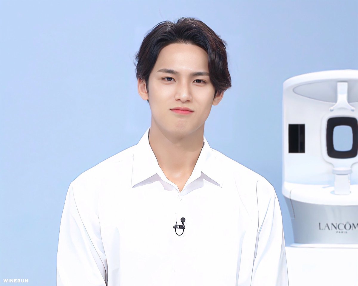 winebun0406's tweet photo. 220516
MINGYU&lancome live show!
#LANCOMExMINGYU
#민규
Don’t edit and re upload https://t.co/uFCryuvwBl