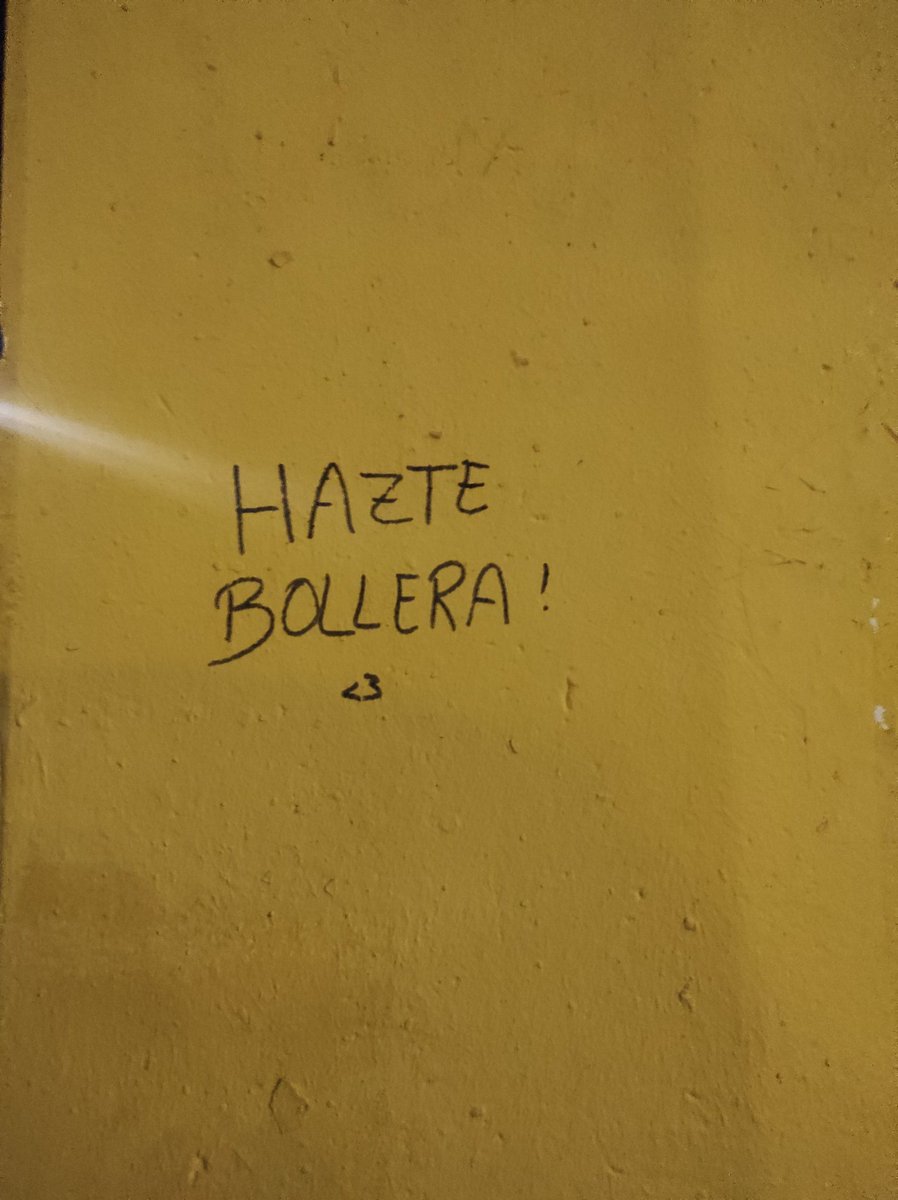 lvmorhtme's tweet photo. han pasado cositas en mi pelo y el otro día me encontré esta maravilla en Alameda y pues promocionando algo que desgraciadamente no soy al 100% en fin dios castiga supongo https://t.co/t7E6bfVkfc