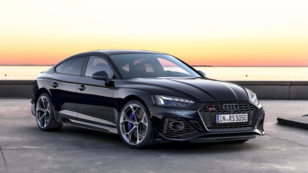 Audi lancerer nye competition-pakker til RS 4 og RS 5 - spækket med optiske og dynamiske lækkerier! https://t.co/1yA09zeFFy https://t.co/f4QfhsDIdC