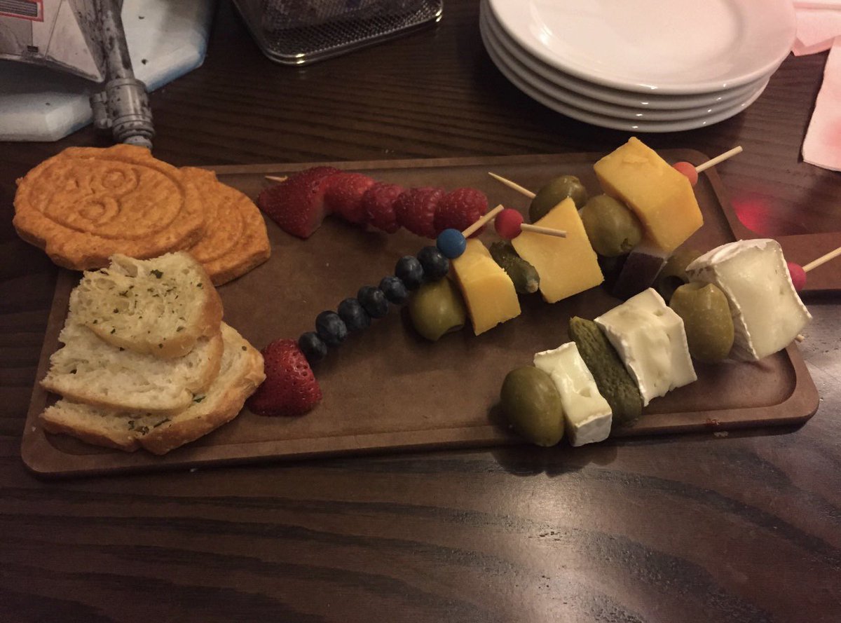 ValPalMickey's tweet photo. I really miss going to @WaltDisneyWorld during the month of May for #StarWarsWeekends - I ran across these pics from a special dining experience at #BacklotExpress - they had so many fun events during these weekends!! https://t.co/xrougpJaxh