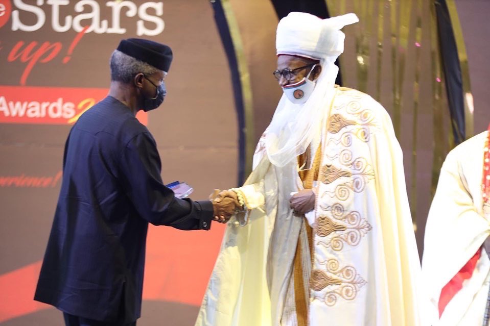 LeadershipNGA's tweet photo. PHOTO NEWS: Vice President Yemi Osinbanjo being presented with the LEADERSHIP Person of the Year Award 2021 by the Etsu Nupe, HRH Yahaya Abubakar, at the LEADERSHIP Annual Conference &amp; Awards 2021 at the International Conference Centre in Abuja, on Tuesday. https://t.co/x55tphRMUw