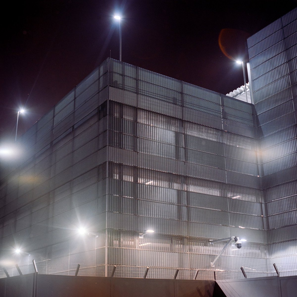 NicolaiSauer's tweet photo. Cyber Prison?
Weirdly intimidating carpark?
Who knows?
Who can tell me?
Berlin urban-planners?
So no one.
The search continues… https://t.co/IfiE4GIHJh
