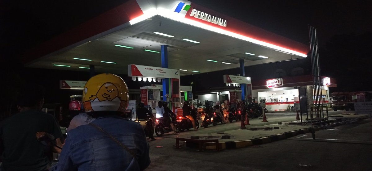 comeondude935's tweet photo. Isi bahan bakar ⛽ https://t.co/jm4k0ItvN8