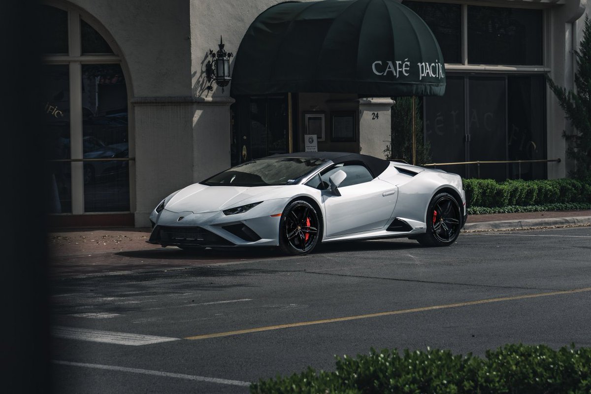 dailycaars's tweet photo. #Lamborghini Huracán Evo Spyder https://t.co/eNk5d0jBdF