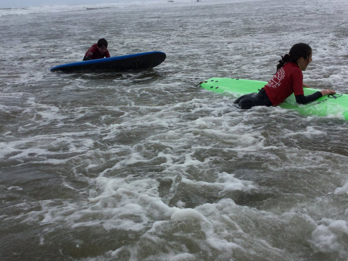 llanrhidianp's tweet photo. Surfs up! 🏄‍♀️Very proud of our ambitious pupils ☀️ not just developing their surf skills but developing their confidence and resilience 🏄‍♂️ @surfschoolwsf #LlanHealth #LlanCom #LlanFun #LlanPryCop https://t.co/f4PSkuWzJ4
